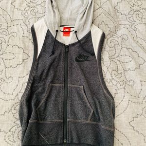Nike sleeveless jacket